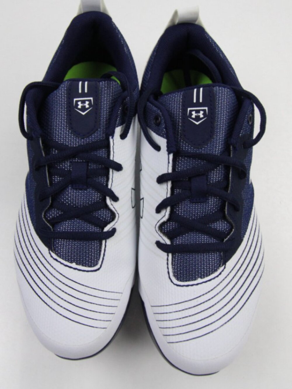 Women's NWT Under Armour Clyde softball cleats